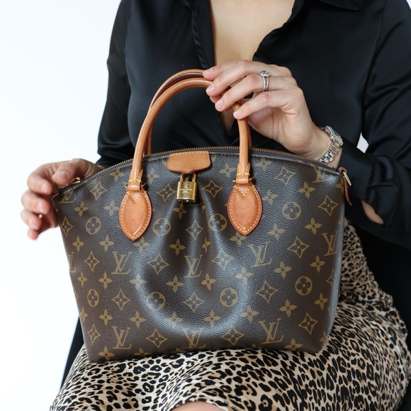 Authentic Louis Vuitton used for a week. - Picture 4 of 7